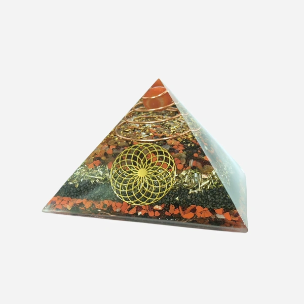 Orgonit Pyramide – Lebenskraft | Standhaftigkeit | Willensstärke