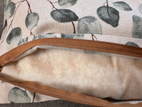 Seitliche Ansicht Zirbenkissen 50x30 cm mit Zirbenflocken Füllung