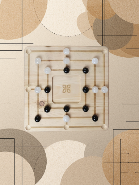 Mühlespiel aus Zirbenholz mit Obsidian & Bergkristall als Spielfigur