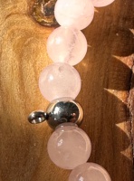 Rosenquarz Armband Öse zur Kombination mit anderem Schmuck