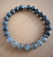 Handgefertigtes Lunar Shadow Edelsteinarmband auf...