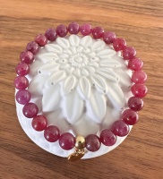 Rubin Edelsteinarmband Ruby Heart mit 7 mm Rubinperlen...