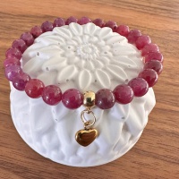 Goldenes Herz am Rubin Edelsteinarmband Ruby Heart als liebevolles Schmuckdetail
