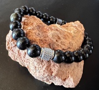 armband-black-shield-obsidian-schwarz-auf-Stein-8mm